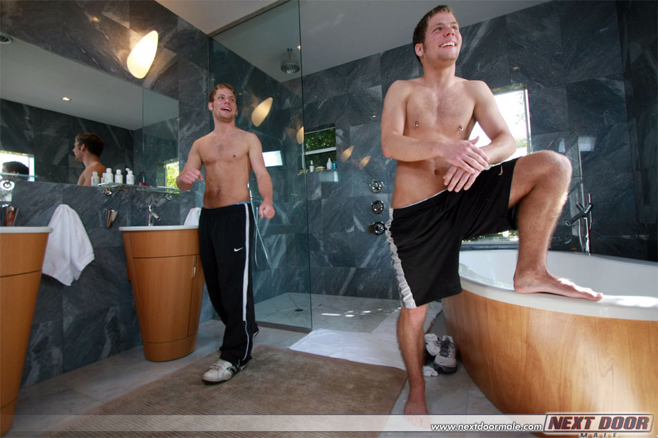 Hot athletes Matt Studding & David Studding masturbate after taking a shower  