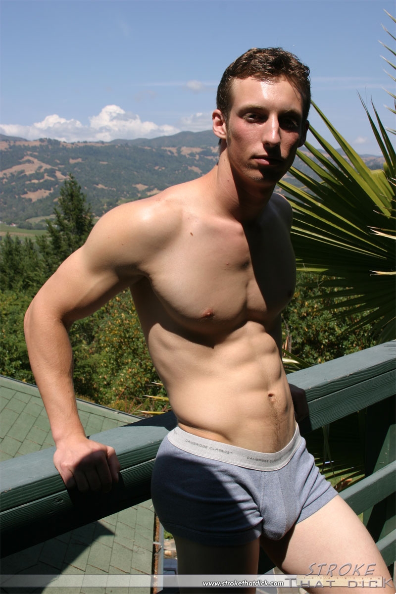Hot amateur Kale Max shows off his athletic naked body & his big dick  