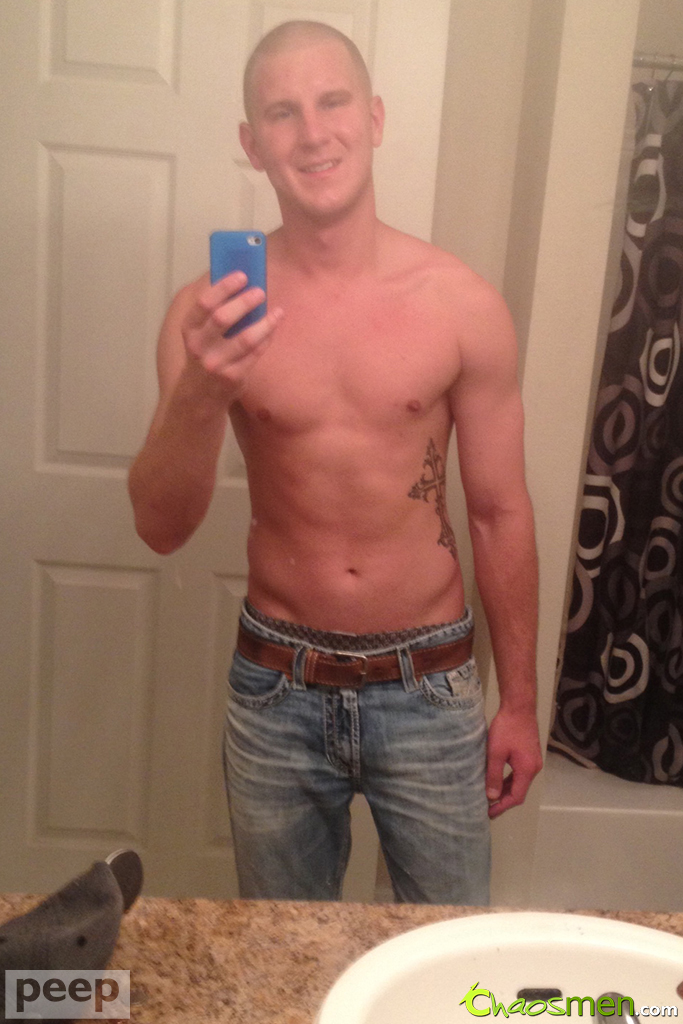 Amateur gay guy takes selfies of his lean body & big dick in the mirror