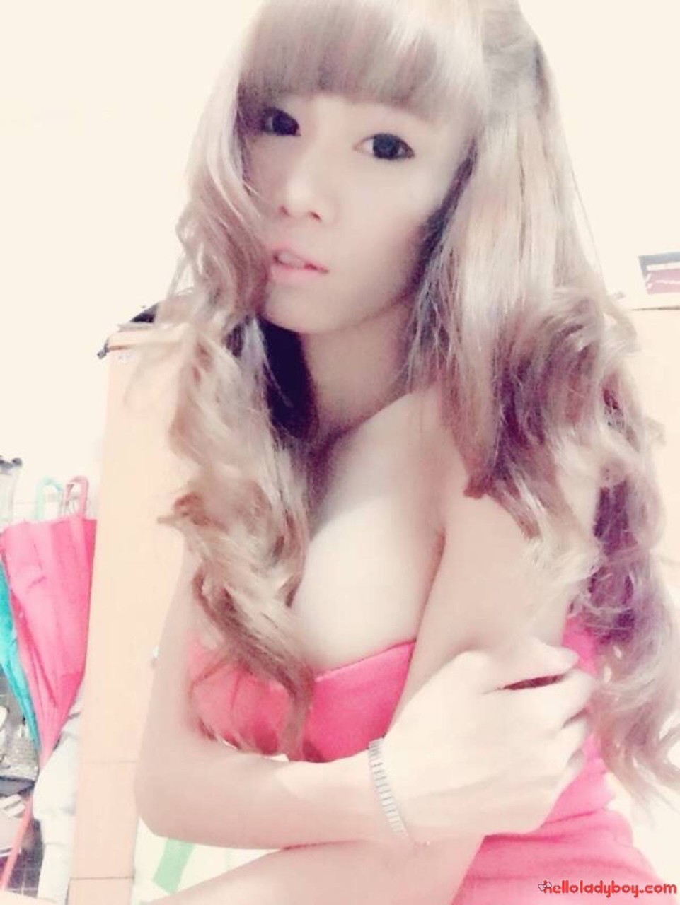 Pretty Asian shemale flashes her sweet tits in a sexy selfie compilation