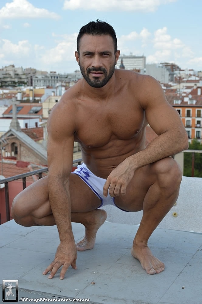 Horny gay bodybuilders Flex and Goran kiss and bang on the rooftop