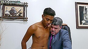 Business DILF fucks Asia twink in office and gets fucked