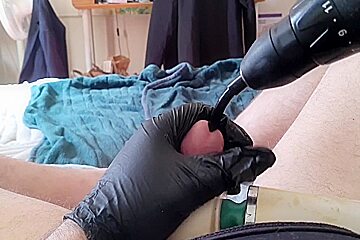 Long Session Drilling Peehole And Urinary Sphincter With Moans