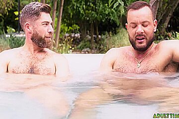 Two Buddies And Only Matt Decide That What Happens In The Hot Tub Stays In The Hot Tub 6 Min - Gay Porn And Sir Peter